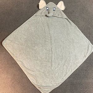 Baby Gap Disney Gray Dumbo Elephant Hooded Bath Towel 32” x 32” NWOT